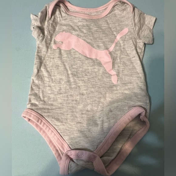 Baby girl PUMA onesies —set of four— - Picture 4 of 13
